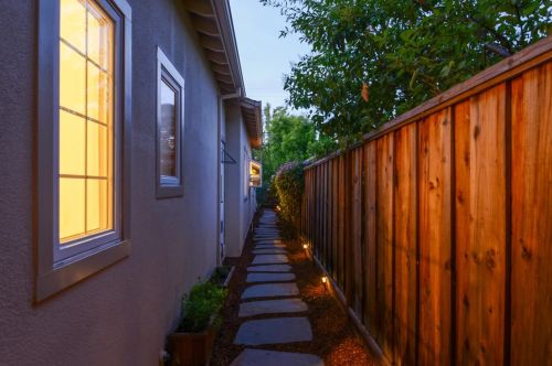 2110 Hanover St, Palo Alto CA  94306-1244 exterior