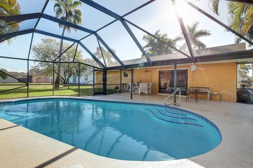 2491 Victory Ave, Fort Pierce, FL 34952-6774
