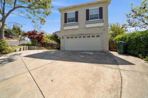 19950 John Dr, Hayward, CA 94546-3964