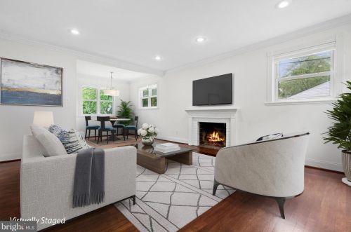 3222 Kenney Dr, Falls Church, VA 22042-3629