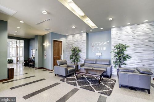 2202 Margraf Cir, Woodbridge VA  22191-4071 exterior