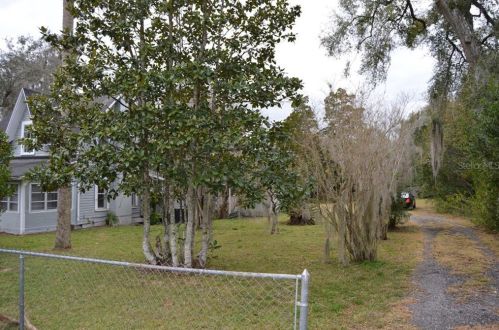 203 Carpenter Ave, Orange City, FL 32763-5813
