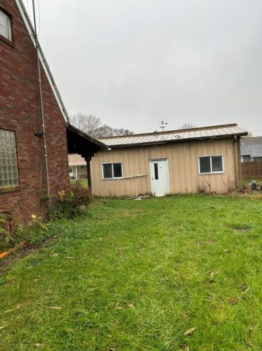 214 2nd Ave, Latrobe, PA 15650-1205