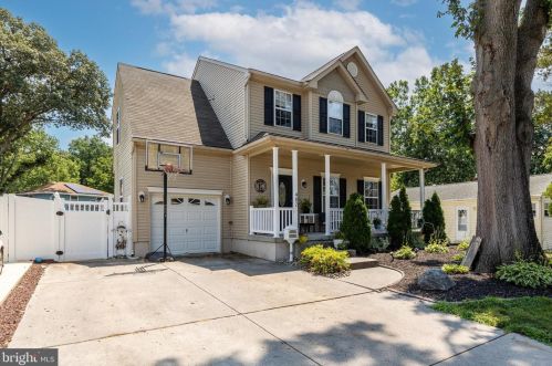 482 Center Ave, Runnemede, NJ 08078-1536