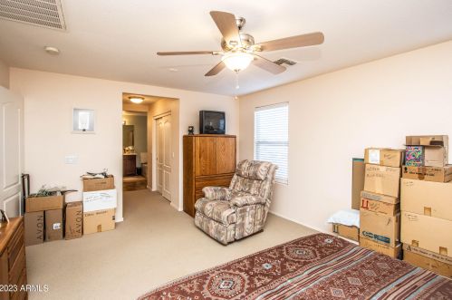 950 Kelsi Ave, San Tan Valley AZ  85140-4141 exterior