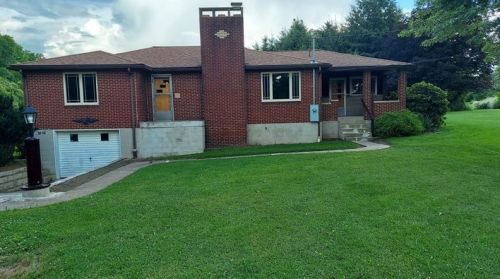 1015 Ridge Blvd, South Connellsville, PA 15425-1526