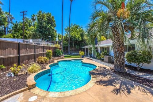 237 Eucalyptus Dr, Redlands CA  92373-7122 exterior