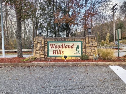 81 Robertson Way, Lincoln Park NJ  07035-1843 exterior