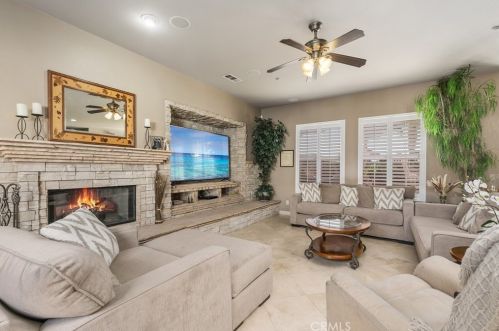 888 Highridge St, Riverside CA  92506-7564 exterior