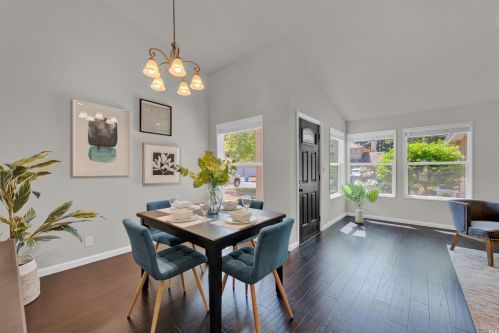 537 Stanford St, Vacaville CA  95687-4609 exterior