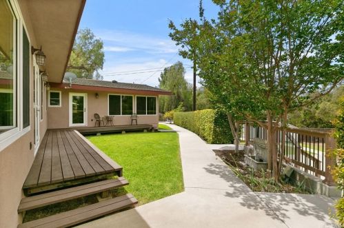 1539 Avolencia Dr, Fullerton CA 92835-3717 exterior