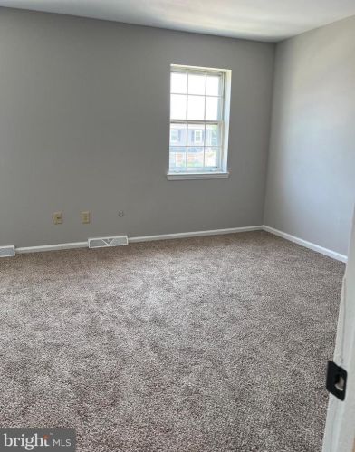 18 Frst Crk Dr, Dover DE 19904-6516 exterior