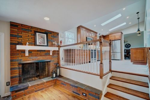 1 Pinewood Ct, Flemington NJ 08822-4909 exterior