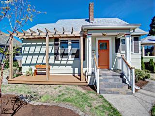 614 29 St, Vancouver WA  98660-2007 exterior