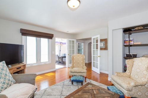 3336 Elliott St, San Diego CA 92106-1326 exterior