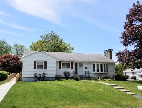 6 Split Rock Dr, Waterbury, CT 06706-2440