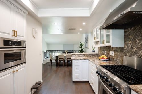4 Bermuda Ct, Manhattan Beach CA  90266-7240 exterior