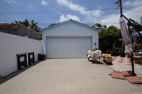 2125 Adriatic Ave, Long Beach CA 90810-3573 exterior