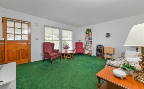 318 Holly Hill Dr, Pittsburgh, PA 15237-2706