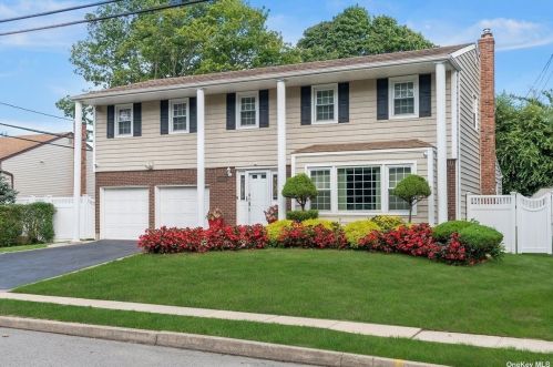 138 Gerhard Rd, Hicksville NY  11803-5513 exterior