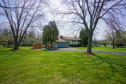 11938 River Rd, Thiensville, WI 53092-2710