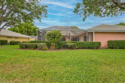 902 Sun Terrace Ct, West Palm Beach, FL 33403-1154