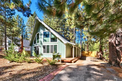1394 Matheson Dr, South Lake Tahoe CA  96150-8014 exterior