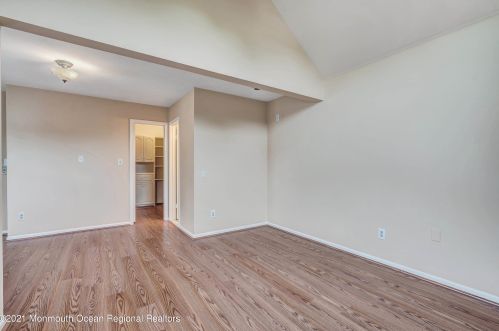 13 Jennings Ct, East Freehold NJ  07728-4320 exterior