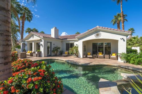 56430 Muirfield Vlg, La Quinta CA  92253-7648 exterior