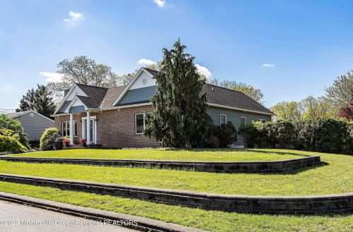 208 Virginia Dr, Bricktown NJ  08723-6521 exterior