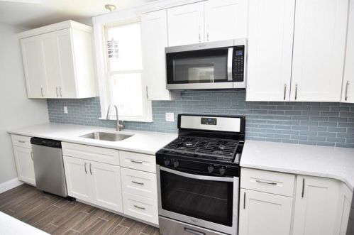 239 Mary St, Whitaker PA  15120-2624 exterior