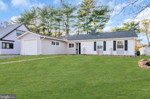 9 Snowflower Ln, Willingboro NJ  08046-1012 exterior