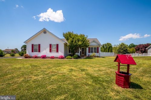 93 Yellow Wood Dr, Harrington, DE 19952-1782