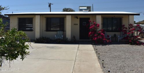 3626 Sylvane St, Tucson, AZ 85713-2408