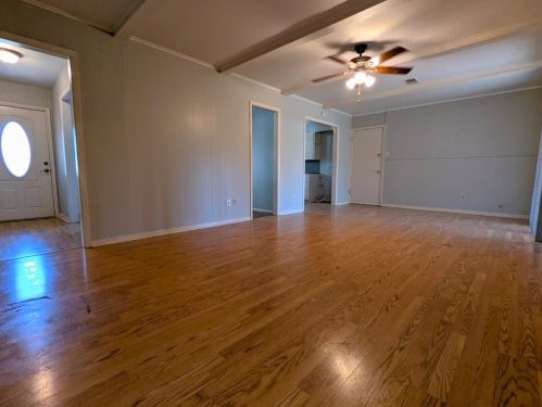 206 Bybee Dr, Conroe TX  77301-2105 exterior