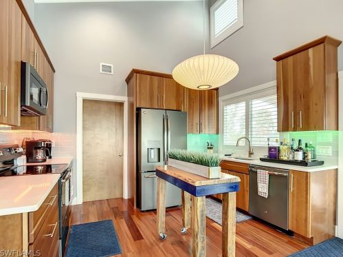 720 Matanzas Ct, Fort Myers Beach FL  33931-2120 exterior