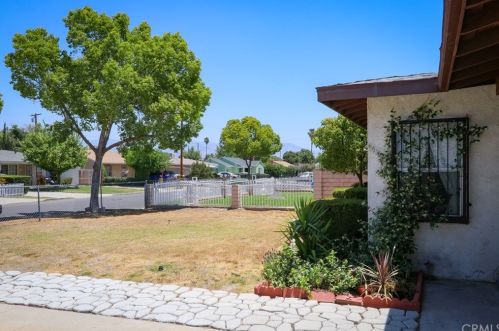 1685 Vine St, San Bernardino, CA 92411-2451