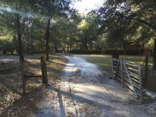2210 Dale Cir, Deland, FL 32720-8602