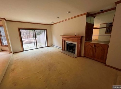 61 Bentley Dr, Franklin Lakes NJ  07417-1942 exterior