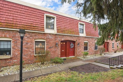 1282 Pennsbury Blvd, Pittsburgh, PA 15205-1639