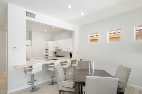 166 Kavenish Dr, Rancho Mirage CA  92270-3244 exterior