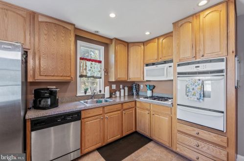 202 Lincoln Ave, Beverly NJ  08010-2130 exterior