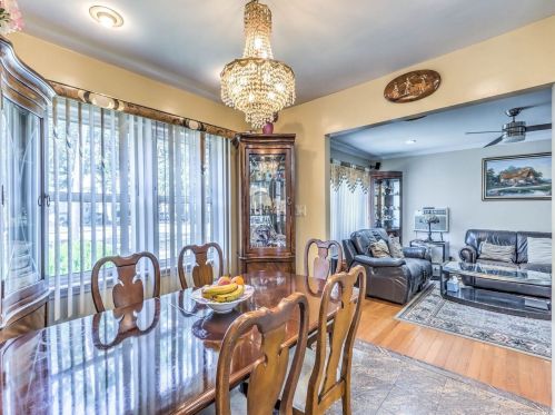 86-33 Winchester Blvd, Jamaica NY  11426-2100 exterior