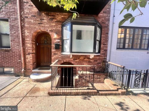 924 Catharine St, Philadelphia PA  19147-2703 exterior