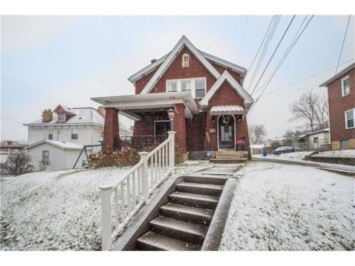 711 Montour St, Moon Twp, PA 15108-2006