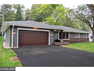 715 Kingsview Ln, Minneapolis, MN 55447-4329