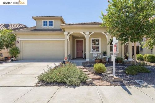 1371 Maple Dr, Oakley, CA 94561-3525