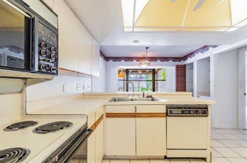 321 Sybelia Ave, Maitland FL  32751-4752 exterior