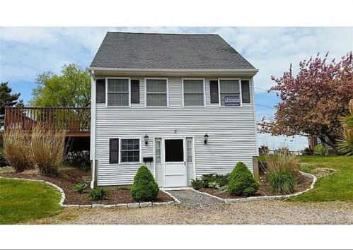 5 Chestnut Ave, South Kingstown RI  02882-6113 exterior