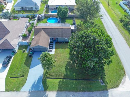 3197 Esperanto St, Fort Pierce FL  34953-4502 exterior